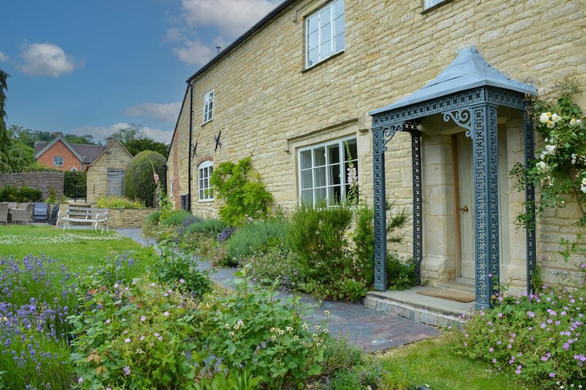 Beautiful Cotswold Farmhouse With Hot Tub Manchester Kültér fotó