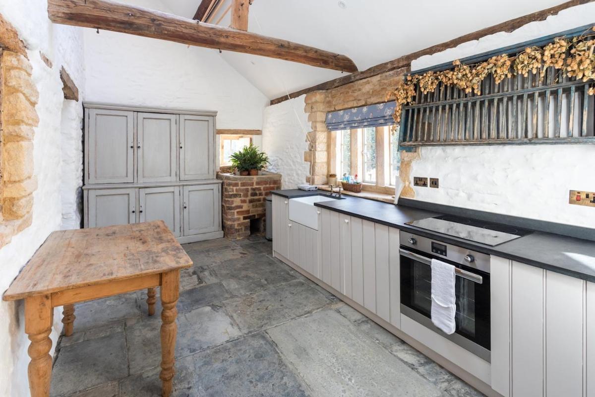 Beautiful Cotswold Farmhouse With Hot Tub Manchester Kültér fotó