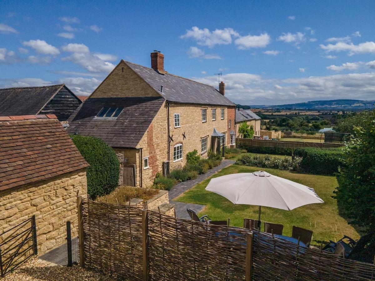 Beautiful Cotswold Farmhouse With Hot Tub Manchester Kültér fotó
